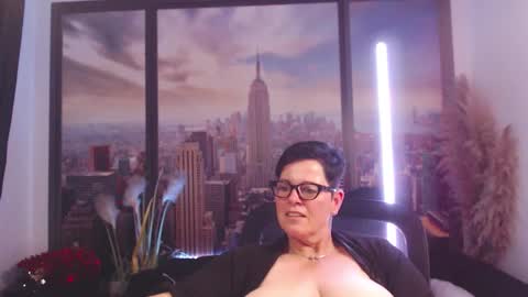 Snapshot of mollysun chatting on September 30, 2025, 4:23 pm MollySun Nina Randmann online show from September 30, 2025, 4:23 pm