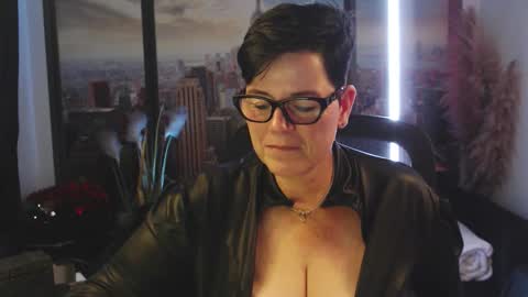 Snapshot of mollysun chatting on October 2, 2025, 6:37 pm MollySun Nina Randmann online show from October 2, 2025, 6:37 pm