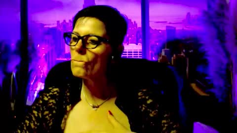 Snapshot of mollysun chatting on May 25, 2026, 4:35 pm MollySun Nina Randmann online show from May 25, 2026, 4:35 pm
