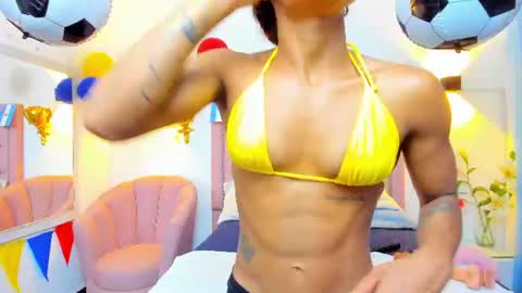 molyrestrepo online show from July 17, 2026, 11:09 pm