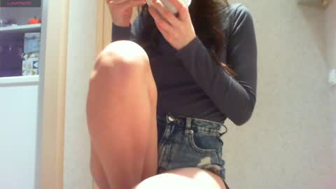 Snapshot of momentbeforedown chatting on March 1, 2025, 7:26 pm Hailey online show from March 1, 2025, 7:26 pm