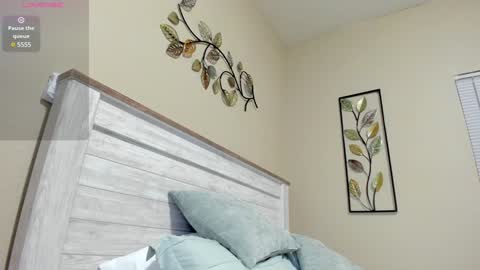 Snapshot of mommyfuckmilf_ chatting on January 16, 2025, 12:09 pm Anny online show from January 16, 2025, 12:09 pm