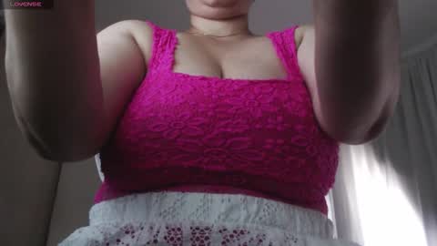 Daphne  online show from October 8, 2025, 12:14 pm