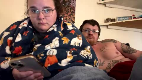 Snapshot of mommyndaddyplaytime chatting on November 1, 2025, 2:41 pm mommyndaddyplaytime online show from November 1, 2025, 2:41 pm