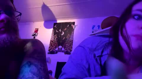 Snapshot of mommyndaddyplaytime chatting on November 3, 2025, 9:21 am mommyndaddyplaytime online show from November 3, 2025, 9:21 am