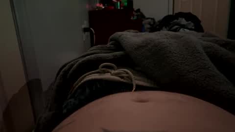 Snapshot of mommyndaddyplaytime chatting on January 12, 2026, 11:04 am mommyndaddyplaytime online show from January 12, 2026, 11:04 am