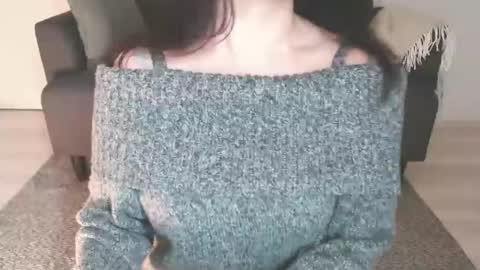 Momo online show from December 13, 2024, 11:17 pm