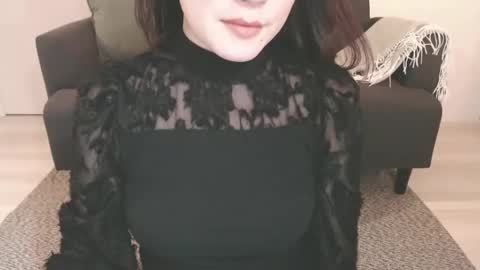 Momo online show from December 26, 2024, 11:35 pm