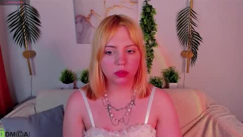 mon1ca_jones online show from November 12, 2025, 9:53 am