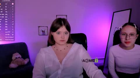 Mona  online show from September 29, 2025, 7:40 pm