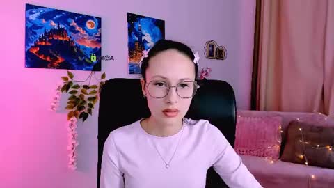 Snapshot of mona_cloud chatting on July 27, 2026, 8:32 am Mona online show from July 27, 2026, 8:32 am