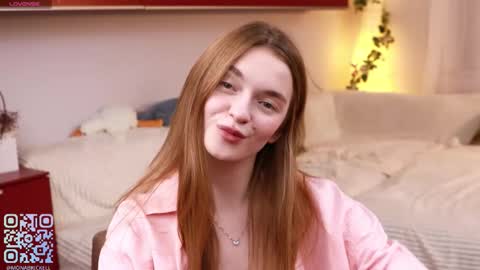 Snapshot of monabrickell chatting on October 9, 2025, 7:34 pm Mona online show from October 9, 2025, 7:34 pm