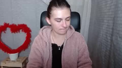 monakali online show from October 1, 2025, 6:52 am