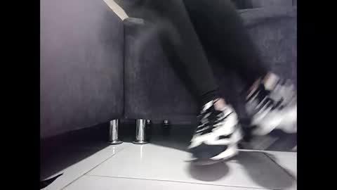 monalia17 online show from January 13, 2026, 4:40 am