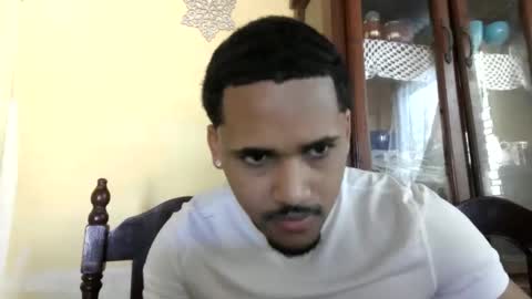 Snapshot of moneyblancos chatting on April 3, 2026, 4:05 pm moneyblancos online show from April 3, 2026, 4:05 pm