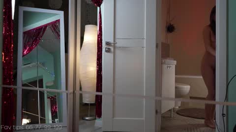 Snapshot of moni_carroll chatting on February 27, 2025, 5:04 pm Monia Help me get 20000 subscribers online show from February 27, 2025, 5:04 pm