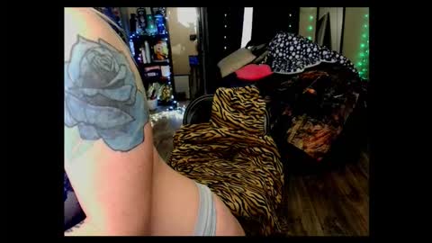 Snapshot of monica_lily chatting on February 3, 2026, 3:06 pm Monica online show from February 3, 2026, 3:06 pm