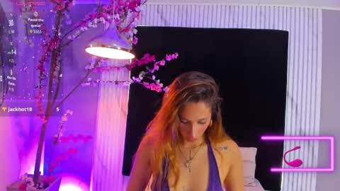 Snapshot of monik_fox_cr chatting on November 4, 2025, 8:08 pm MONIK FOX online show from November 4, 2025, 8:08 pm