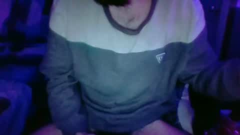 monio08 online show from April 17, 2026, 5:21 am