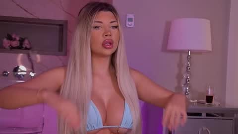 Moni online show from September 30, 2025, 3:33 am