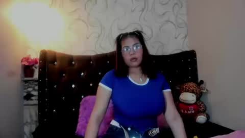 Snapshot of moniquehick chatting on October 15, 2025, 3:23 pm Monica online show from October 15, 2025, 3:23 pm