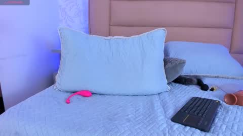 Snapshot of monserrat_towers chatting on February 13, 2025, 4:39 pm Adriana online show from February 13, 2025, 4:39 pm