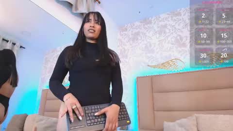 Snapshot of monserrat_towers chatting on November 5, 2025, 1:11 pm Adriana online show from November 5, 2025, 1:11 pm