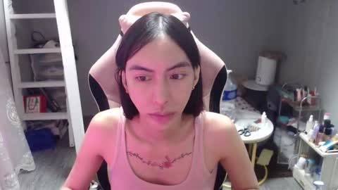 ELYSE A SIMPLE GIRL online show from December 21, 2025, 10:33 am