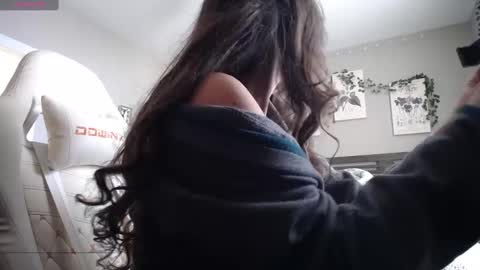 Snapshot of monstrumologist chatting on December 31, 2024, 4:46 pm Lydia Mooney online show from December 31, 2024, 4:46 pm