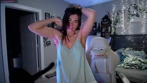 Snapshot of monstrumologist chatting on March 1, 2025, 1:11 am Lydia Mooney online show from March 1, 2025, 1:11 am