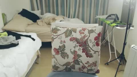 Snapshot of montserrat123 chatting on March 21, 2026, 8:23 pm Monse online show from March 21, 2026, 8:23 pm