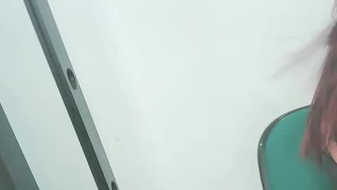 Snapshot of moon_0711 chatting on November 22, 2025, 7:18 am moon_0711 online show from November 22, 2025, 7:18 am