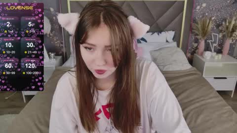 Snapshot of moon__bunny chatting on November 30, 2025, 5:28 pm Moon Bunny online show from November 30, 2025, 5:28 pm