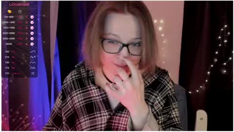 Snapshot of moon__girl chatting on March 6, 2025, 7:21 pm Roxy online show from March 6, 2025, 7:21 pm