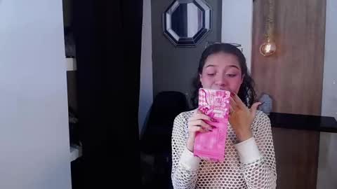 Snapshot of moon_and_fire_ chatting on November 7, 2025, 3:01 pm moon_and_fire_ online show from November 7, 2025, 3:01 pm