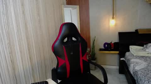 Snapshot of moon_and_fire_ chatting on November 9, 2025, 2:48 pm moon_and_fire_ online show from November 9, 2025, 2:48 pm