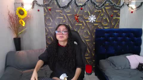 moon_and_fire_ online show from January 16, 2026, 6:17 am