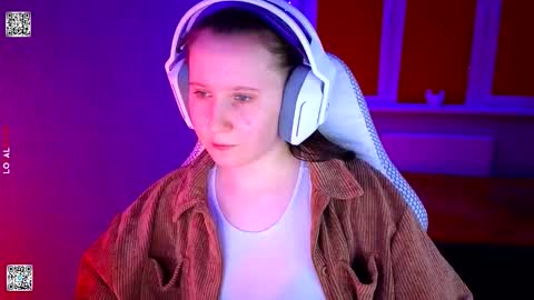 Snapshot of moon_avengers chatting on February 19, 2026, 2:24 pm Lola online show from February 19, 2026, 2:24 pm