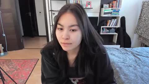 Snapshot of moon_bloom chatting on February 25, 2026, 11:31 am Zoe online show from February 25, 2026, 11:31 am