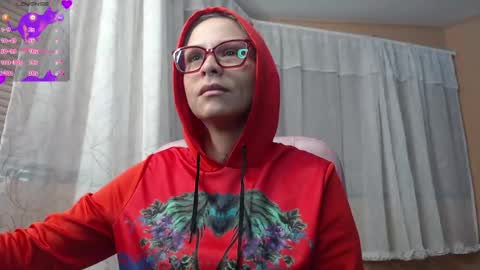 Snapshot of moon_cat85 chatting on June 22, 2026, 11:51 am Luna online show from June 22, 2026, 11:51 am