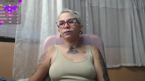 Snapshot of moon_cat85 chatting on June 23, 2026, 12:25 pm Luna online show from June 23, 2026, 12:25 pm