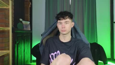 moon_gloww online show from February 22, 2026, 5:08 am