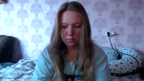 moon_linght000 online show from July 22, 2026, 7:55 am