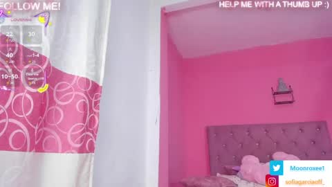 Snapshot of moon_roxee chatting on March 10, 2026, 11:10 pm moon_roxee online show from March 10, 2026, 11:10 pm