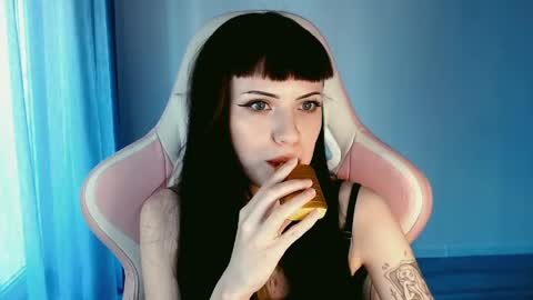  sophie  online show from May 7, 2026, 4:45 pm