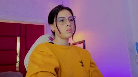 Snapshot of moon_winy chatting on April 23, 2026, 11:20 am Winy online show from April 23, 2026, 11:20 am