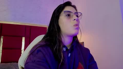 Snapshot of moon_winy chatting on April 26, 2026, 11:19 am Winy online show from April 26, 2026, 11:19 am