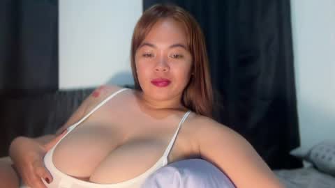 moona_luna21 online show from April 1, 2026, 4:26 pm