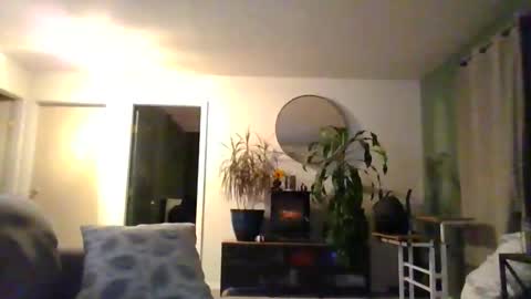 moonbutterfly94 online show from November 1, 2025, 10:17 am