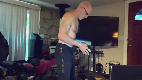 moondanceraa online show from April 2, 2026, 1:14 am